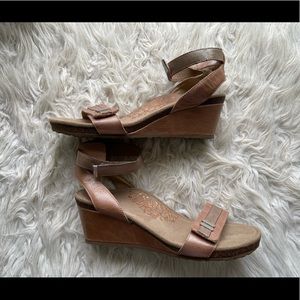 Aetrex Bronze Metallic Leather Wedge Sandal 10